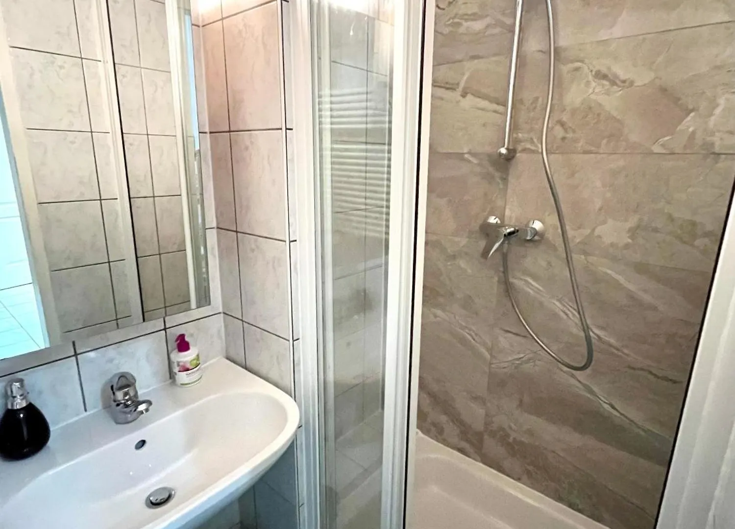 Trendiges Appartment Im Wiener Kuenstlerviertel